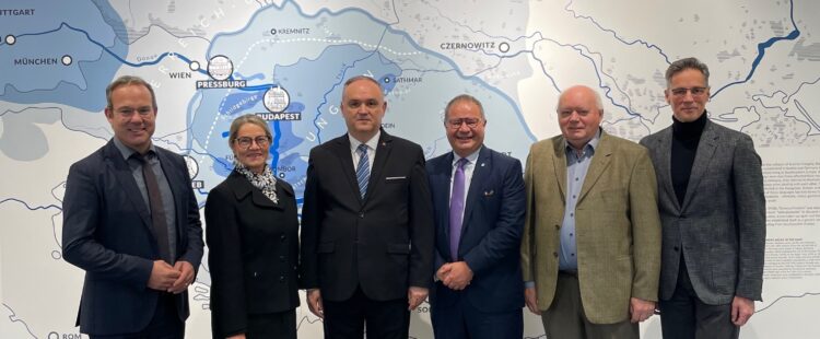 Besuch – Ovidiu Gant und Vlad Vasiliu Besuch – Ovidiu Gant und Vlad Vasiliu